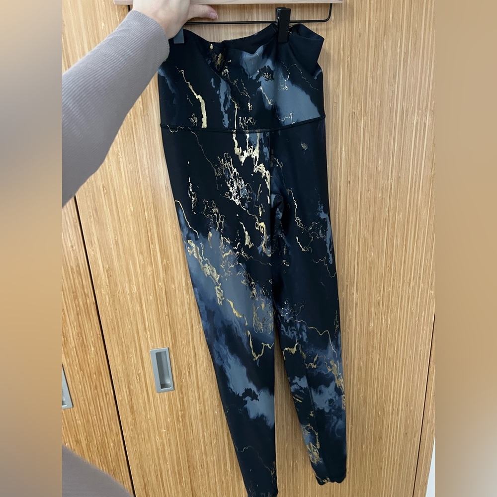 Black and Gold Marble Leggings